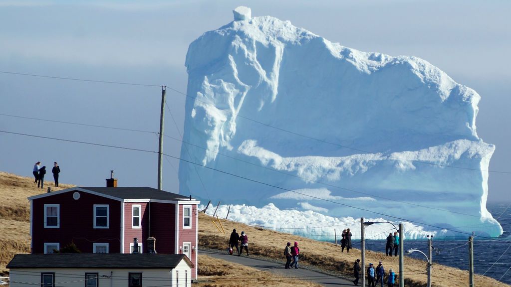El primer iceberg que pasa por Ferryland, en Canadá (19 abril)