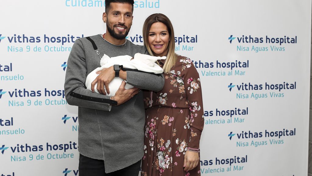 Tamara Gorro y Ezequiel Garay por fin nos presentan a Antonio: las fotos