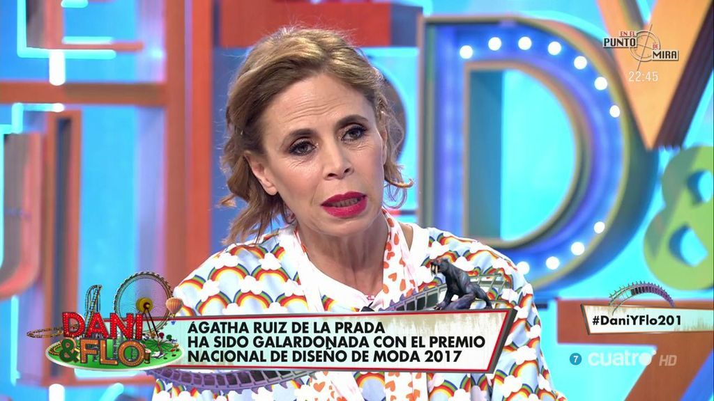 Ágatha R. de la Prada: "Lo primero que hizo Ana Botella al llegar a la alcaldía fue quitar el arbol de Navidad que había diseñado para Madrid"