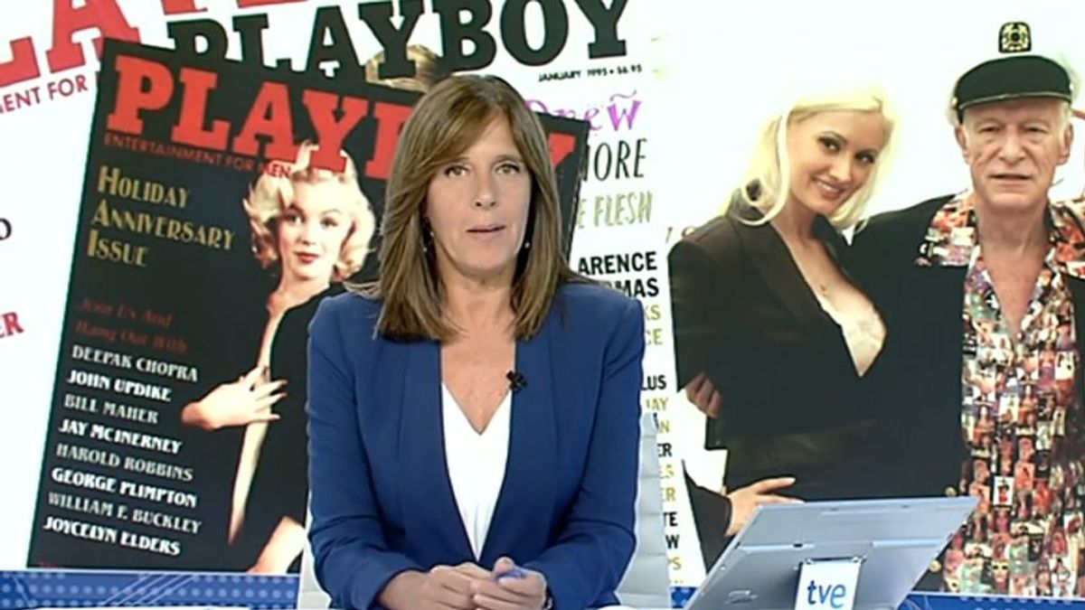 Momento del 'Telediario - 21 horas' de TVE en el que se recoge la muerte de Hugh Hefner, fundador de 'Playboy'.
