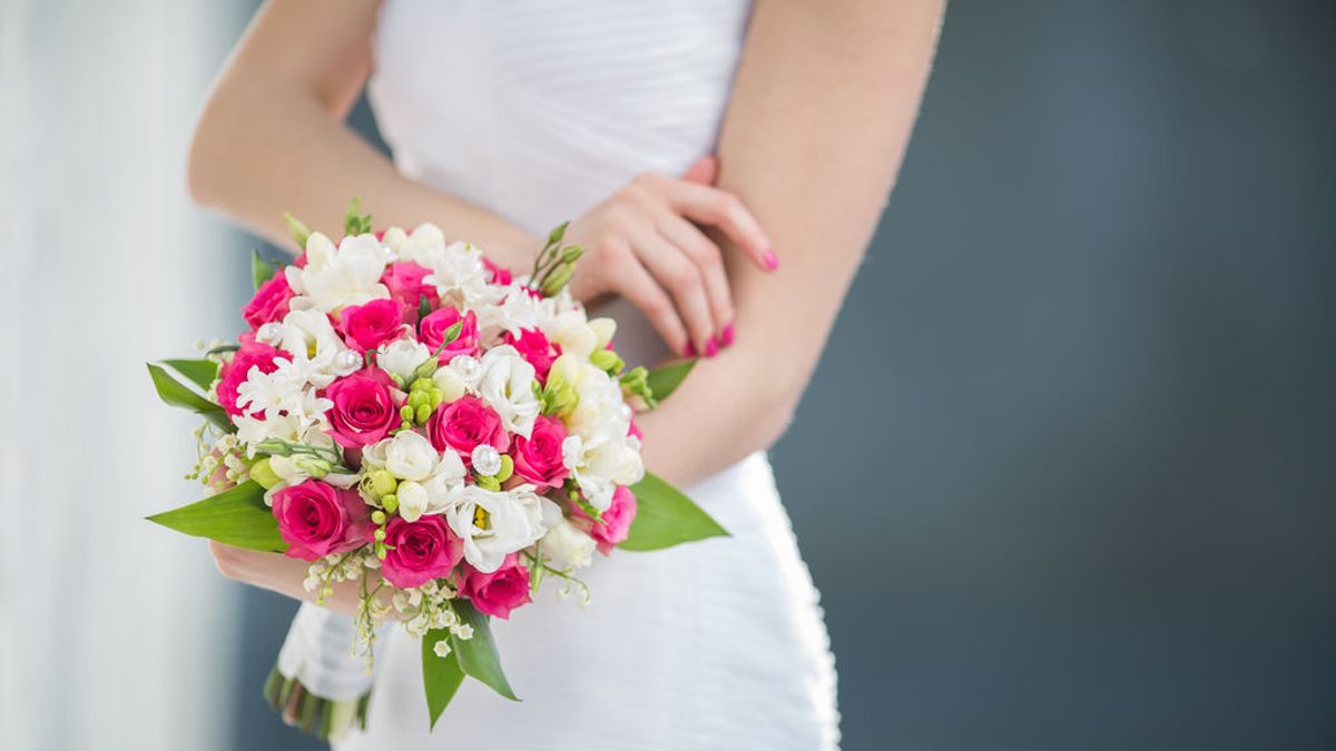La novia de la boda sufre una reacción alérgica grave al ramo de flores que había elegido