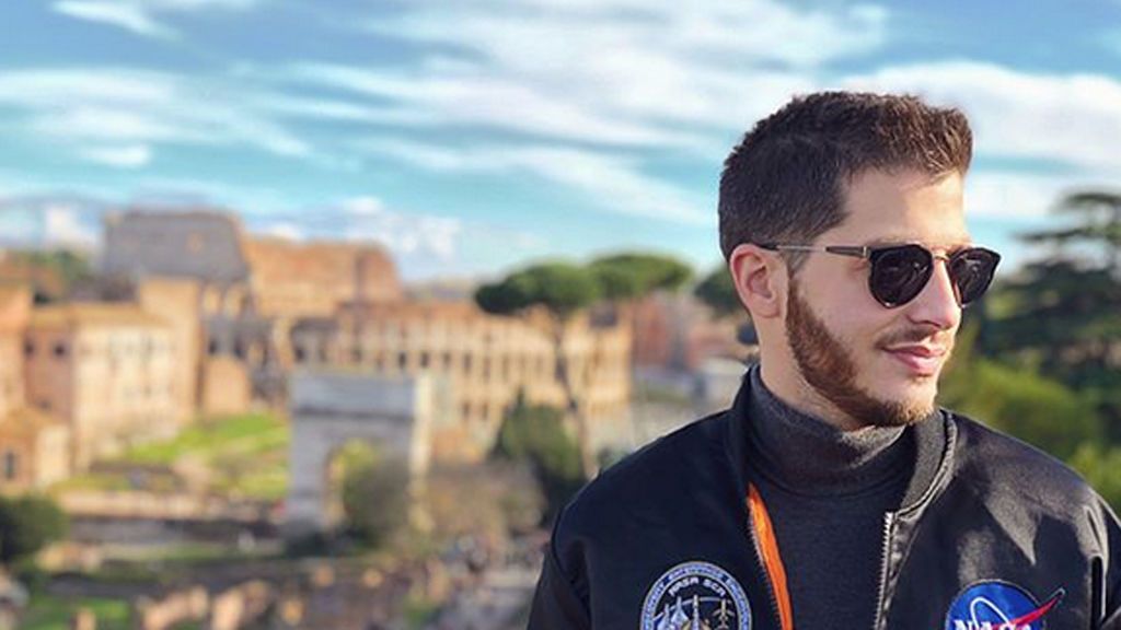 ¡Vacaciones en Roma! Nando Escribano revoluciona las redes con una sensual imagen ¡Vacaciones en Roma! Nando Escribano revoluciona las redes con una sensual imagen