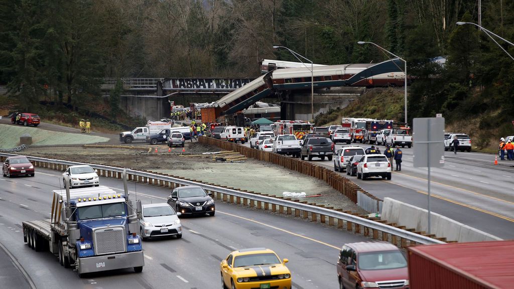 Investigan por qué el tren de Seattle iba al triple de la velocidad permitida