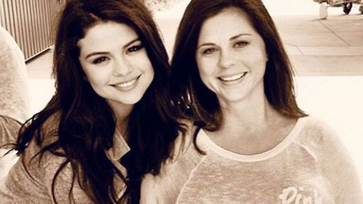 La madre de Selena recuerda a la hija que perdió en un aborto: "Ha estado en espíritu como siempre"