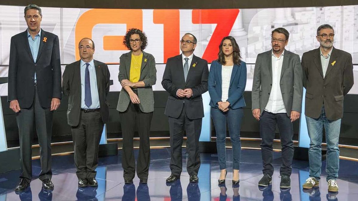 Xavier García Albiol, Miquel Iceta, Marta Rovira, Jordi Turull, Inés Arrimadas, Xavier Domènech y Carles Riera, antes del debate electoral de TV3.