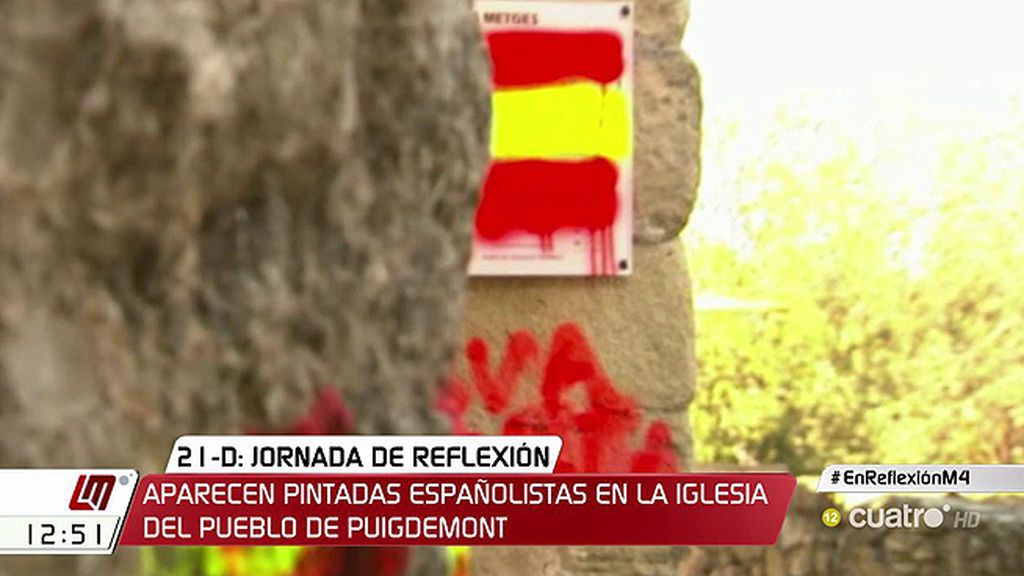 Aparecen pintadas españolistas en la Iglesia del pueblo de Puigdemont
