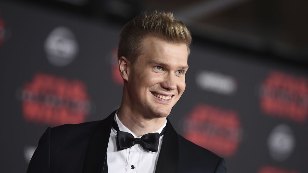 Chewbacca está to bueno: el actor que interpreta a este mítico personaje ha salido guapazo