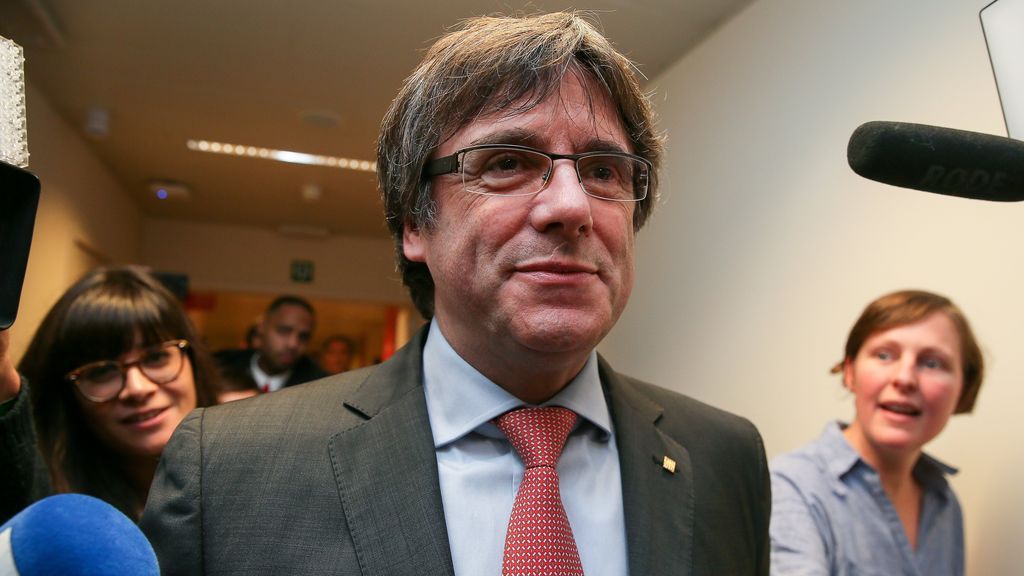 Puigdemont sigue el recuento electoral desde Bruselas