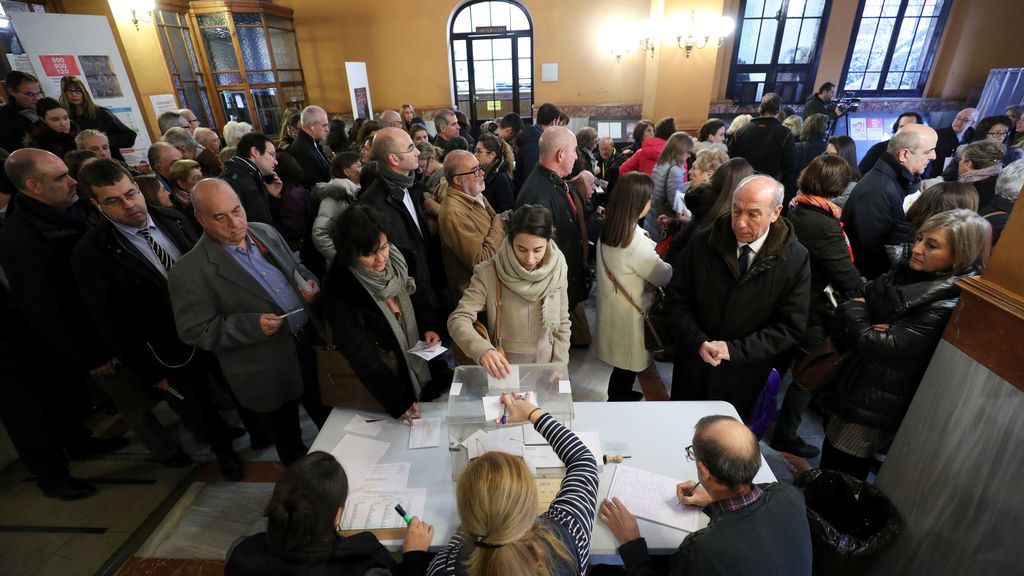 La jornada electoral en Cataluña en imágenes