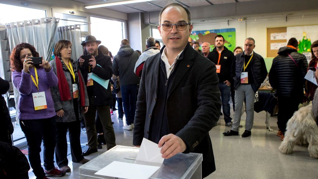 Turull vota "triste por quienes no podrán votar por estar en el extranjero o en prisión"