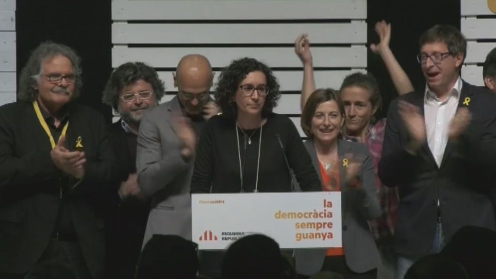 Marta Rovira:  "Aplaudid, porque la República ha ganado"