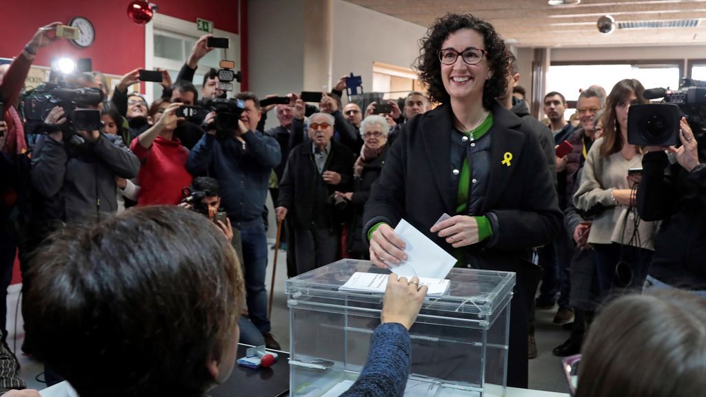 Marta Rovira vota con la esperanza de que "gane la democracia"