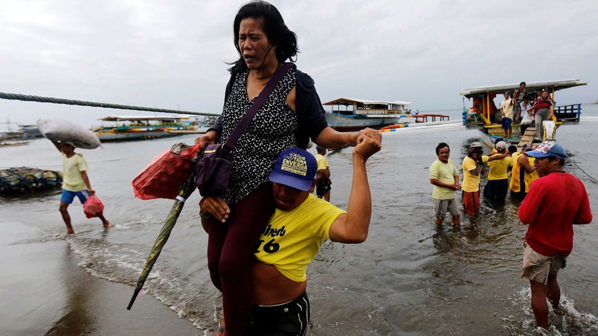 Tres muertos en Filipinas en el naufragio de un ferry con 251 personas a bordo