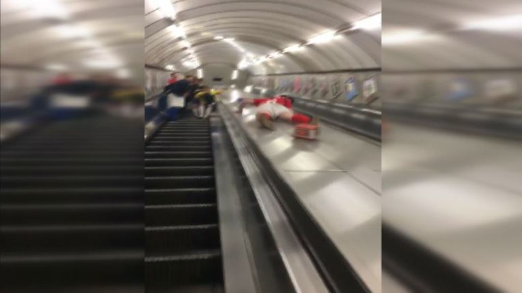 Un accidentado fin de fiesta en el metro de Londres