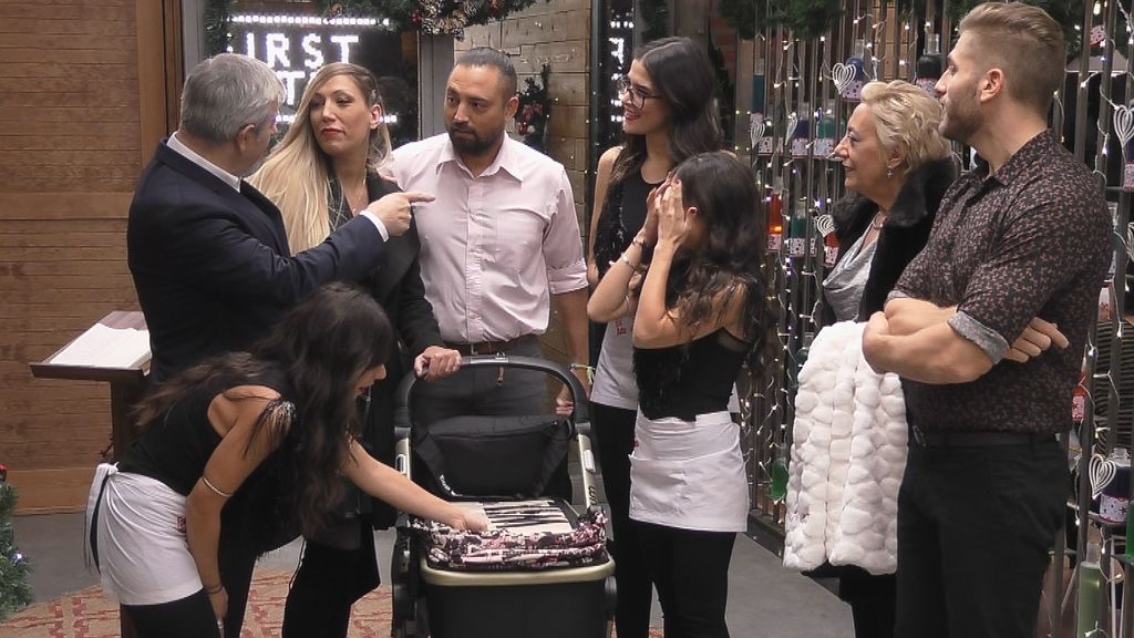 'First dates Christmas'.