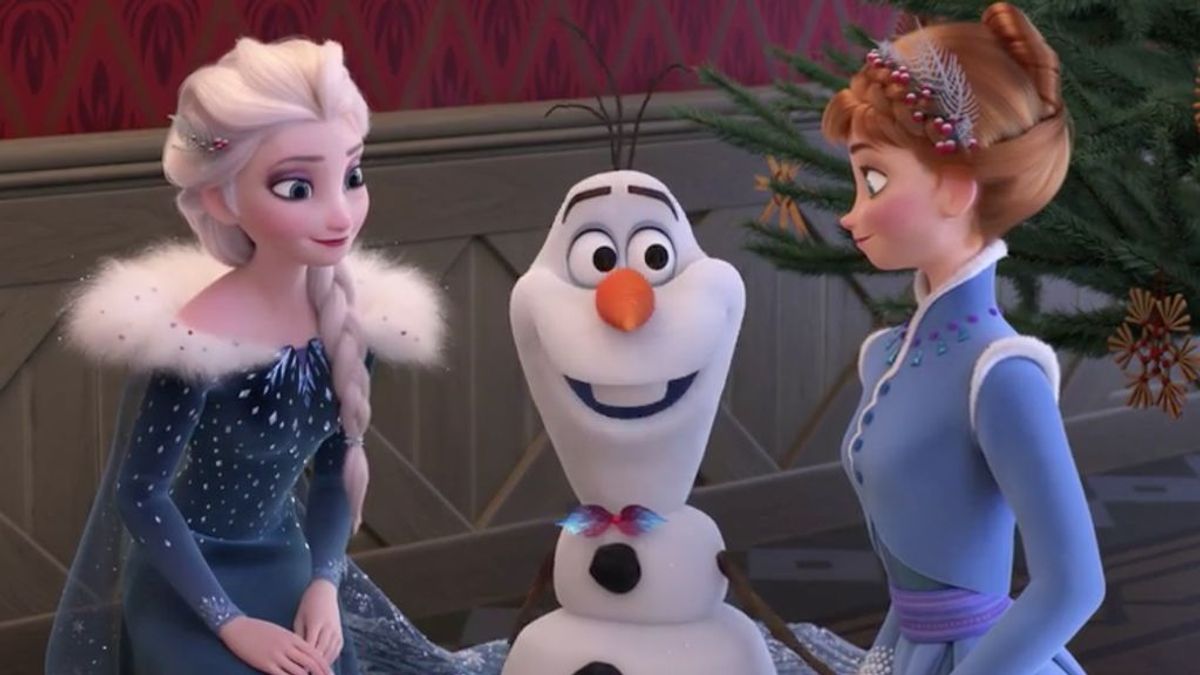 Elsa, Olaf y Anna, protagonistas del cortometraje animado 'Frozen: una aventura de Olaf'.