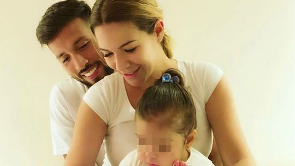 ¡Felices los 4! Tamara Gorro nos muestra por primera vez la carita de Antonio ¡Felices los 4! Tamara Gorro nos muestra por primera vez la carita de Antonio