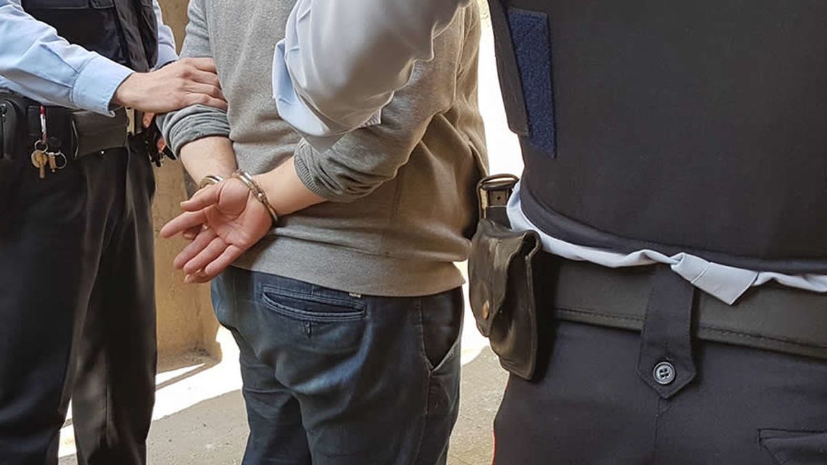 Detenidos tres miembros de una familia por explotar sexualmente a una chica en Barcelona