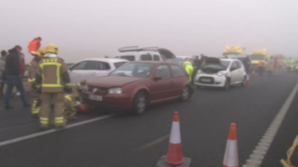Un accidente múltiple deja siete heridos a causa de la niebla en Lleida