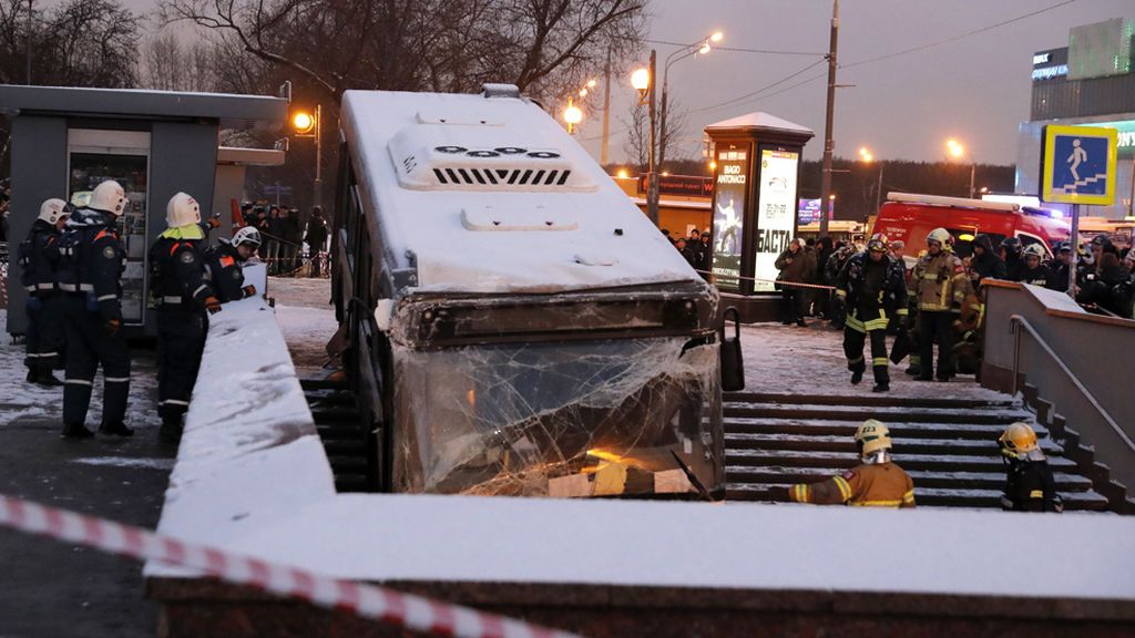 Atropello múltiple en Moscú: Investigan un posible fallo en los frenos o una distracción del conductor del autobús