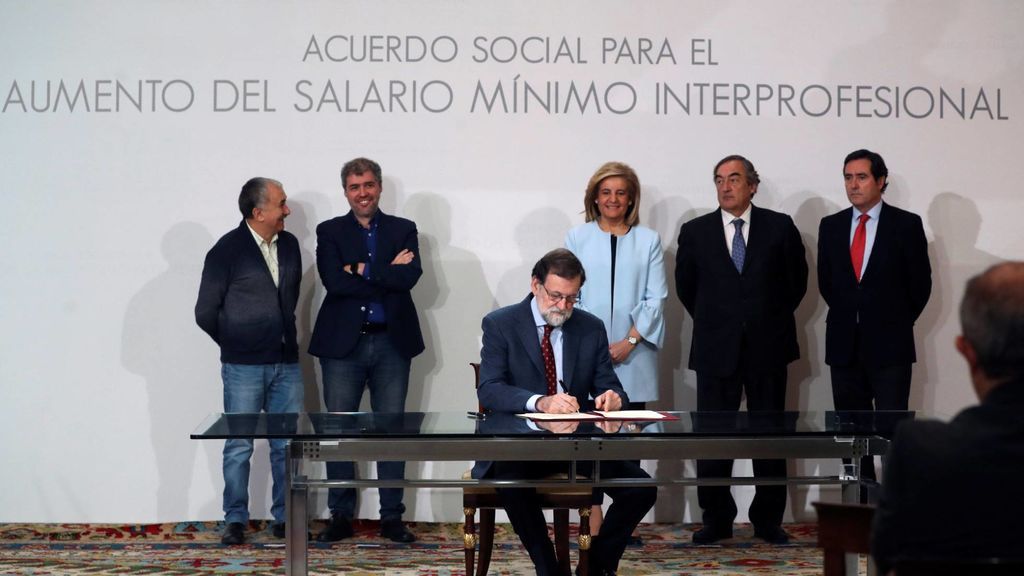 Gobierno y agentes sociales firman el acuerdo para la subida de la Salario Mínimo Interprofesional