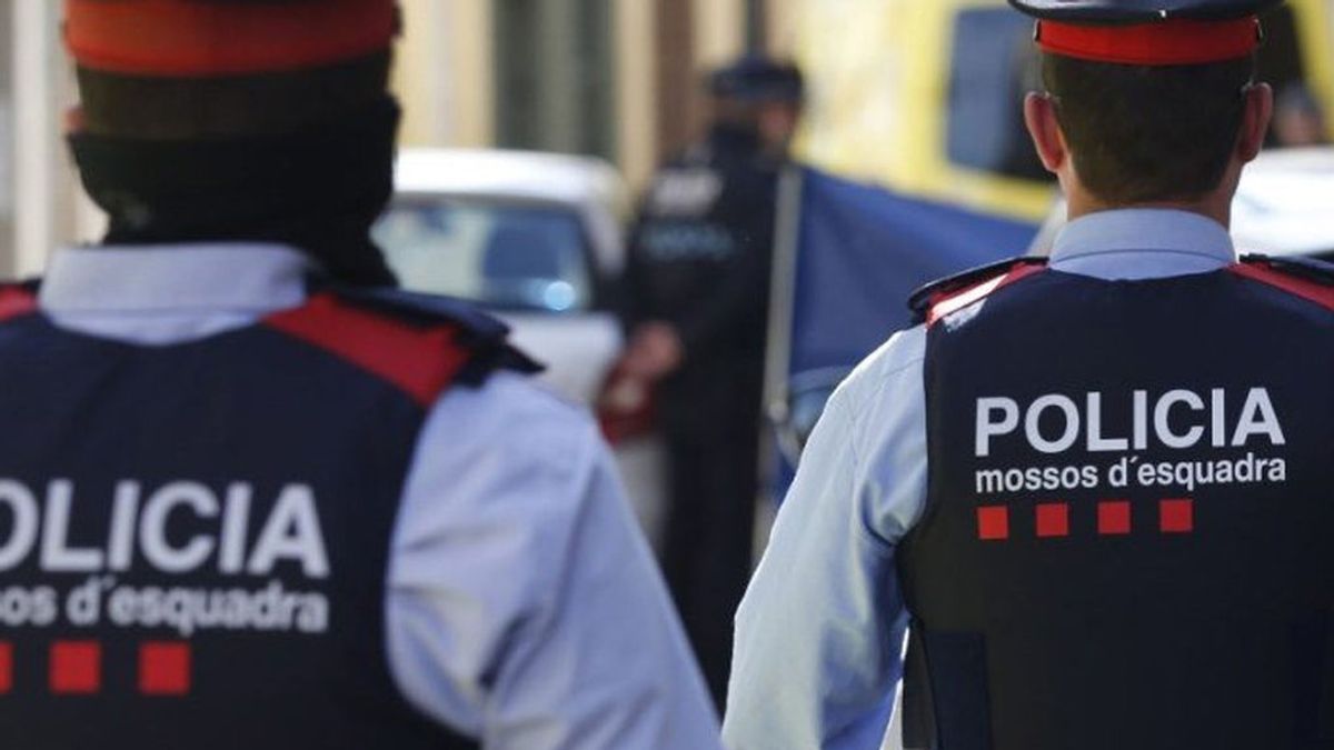 Un mosso se suicida mientras custodiaba a un preso en el hospital de Bellvitge (Barcelona)