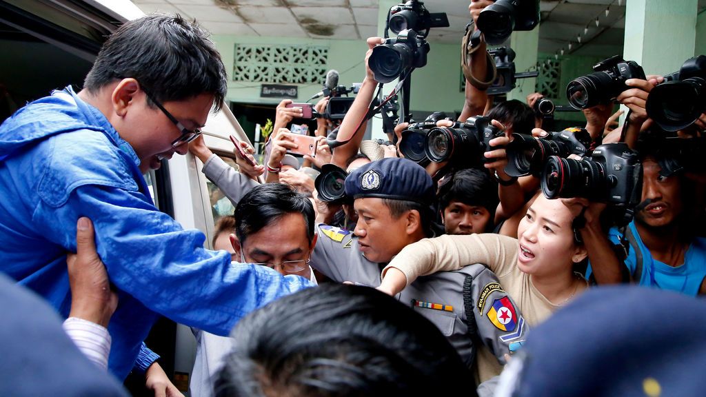 Dos periodistas permanecerán en prisión en Birmania por violar secretos de Estado