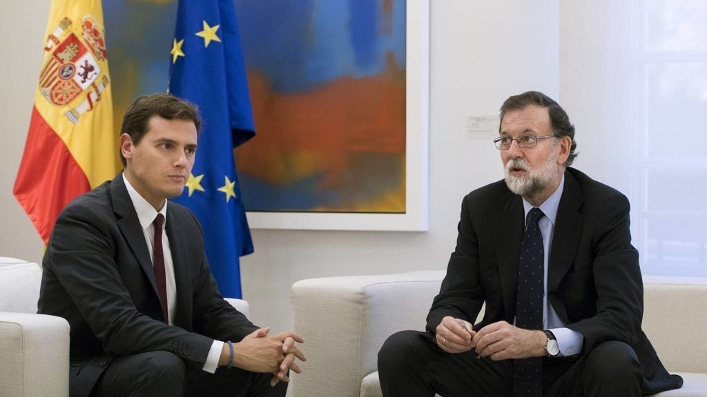 Rajoy y Rivera hablan en Moncloa de Cataluña y de la financiación autonómica