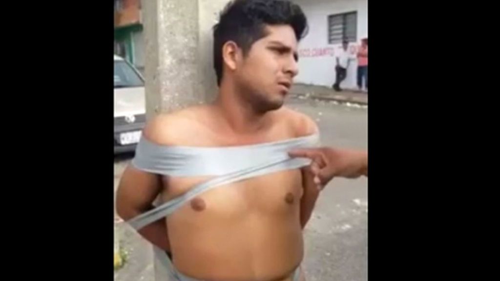 Vecinos furiosos  intentan linchar a un ladrón que robó en sus casas en Tabasco