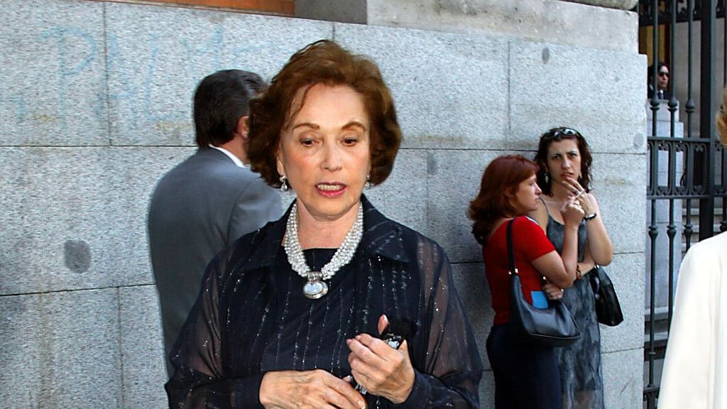 Un cáncer se lleva a Carmen Franco, la hija del dictador, a los 91 años (29 de diciembre)