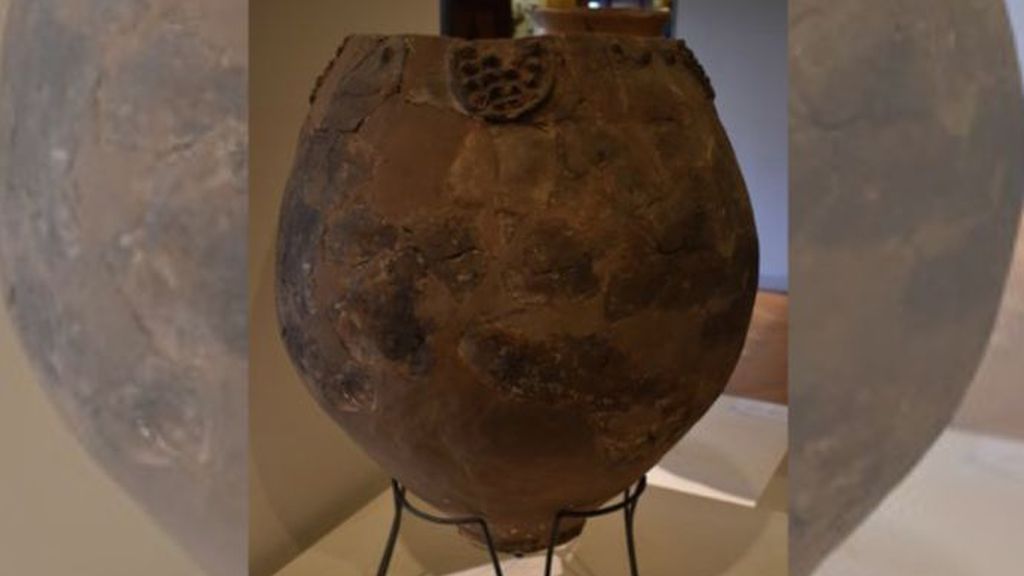 Vasijas con restos de vino de  8.000 años