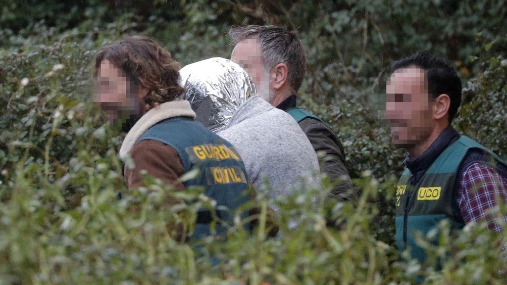 El presunto autor del crimen, 'El Chicle', es trasladado por efectivos de la UCO con el rostro tapado para no ser identificado