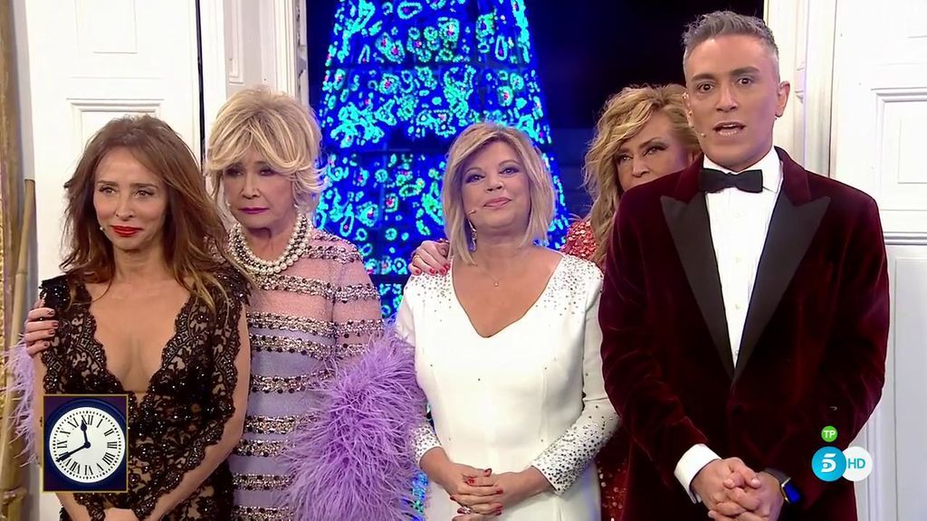 Los modelazos de Jorge Javier y los colaboradores de 'Sálvame' en las Campanadas