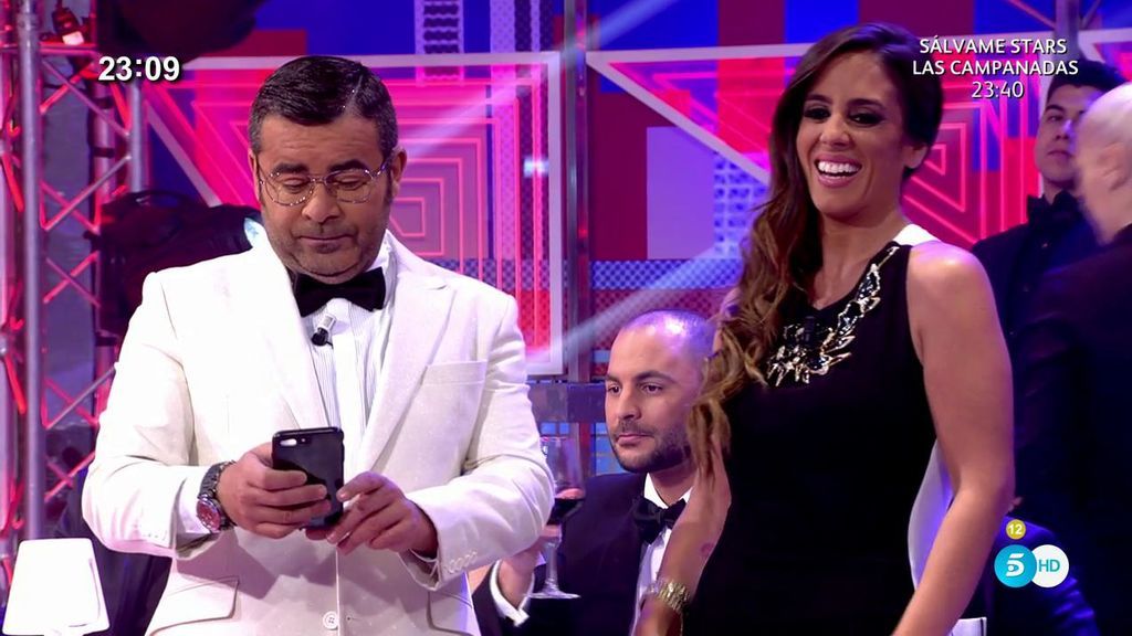 Los modelazos de Jorge Javier y los colaboradores de 'Sálvame' en las Campanadas