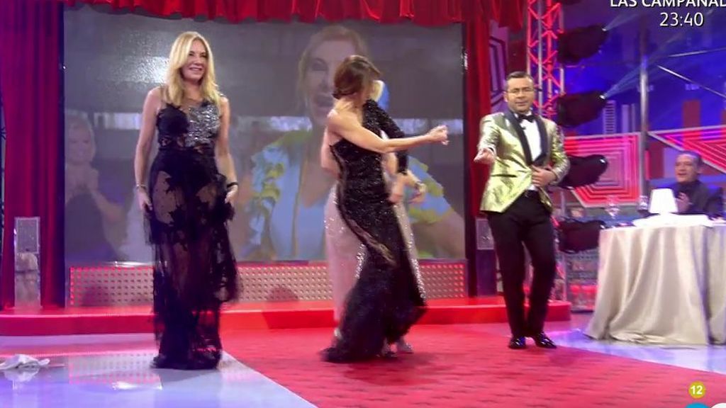 Los modelazos de Jorge Javier y los colaboradores de 'Sálvame' en las Campanadas