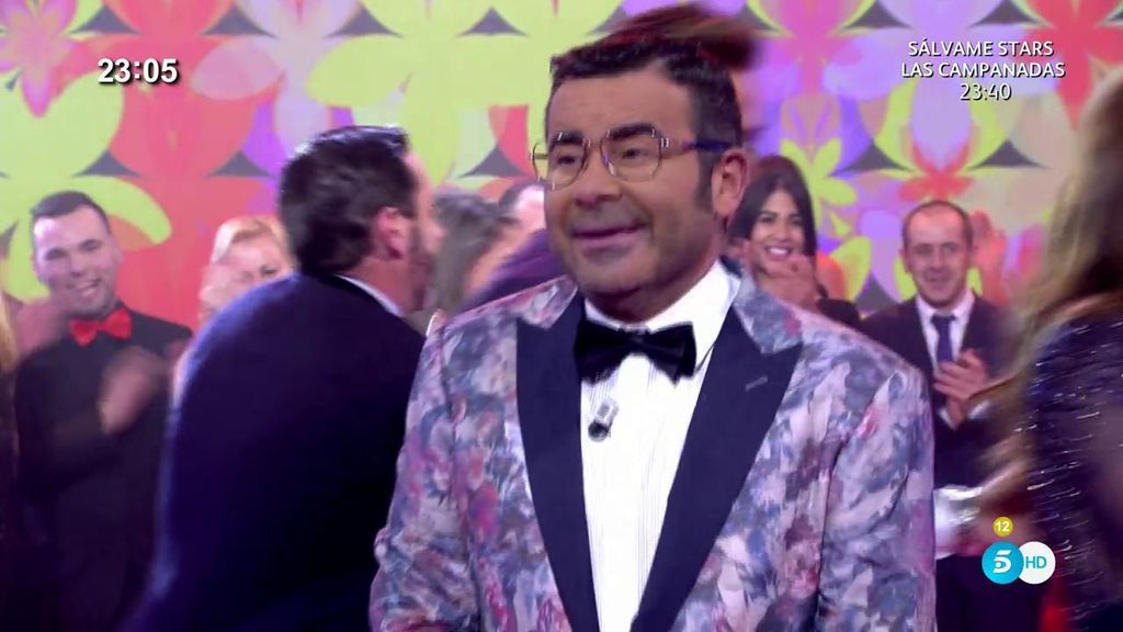 Los modelazos de Jorge Javier y los colaboradores de 'Sálvame' en las Campanadas