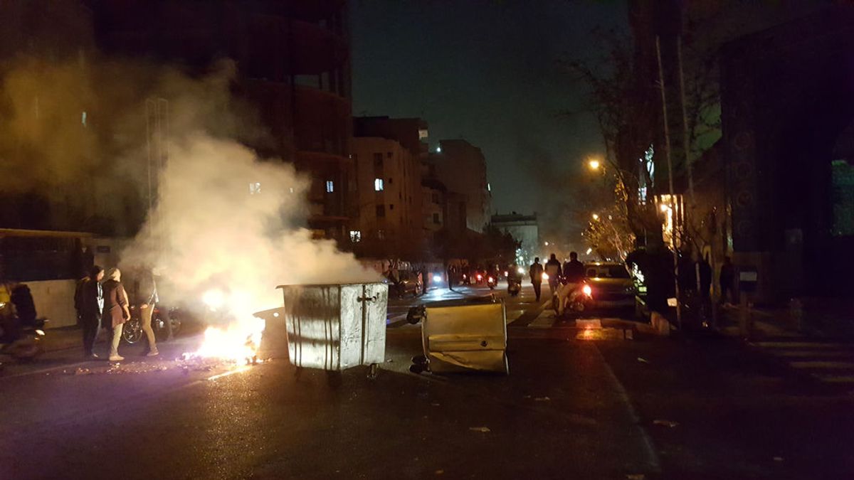 Las protestas en Irán provocan 21 muertos y 450 detenidos