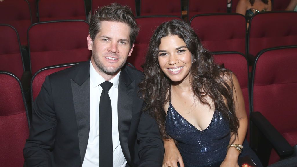 America Ferrera y Ryan Piers Williams están esperando "una cara más para besar en 2018"