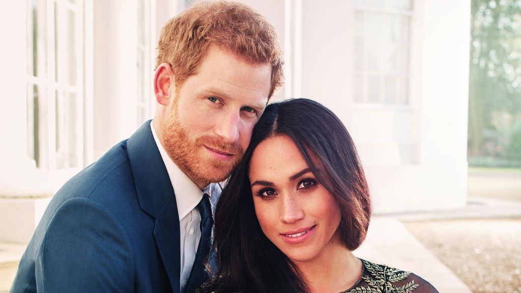 Ir con su madre a la boda y otros detalles con los que Meghan Markle pone punto final a las tradiciones de la Casa Real  británica