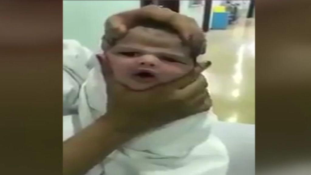 Enfermeras sauditas deforman las caras de los recién nacidos a modo de entretenimiento