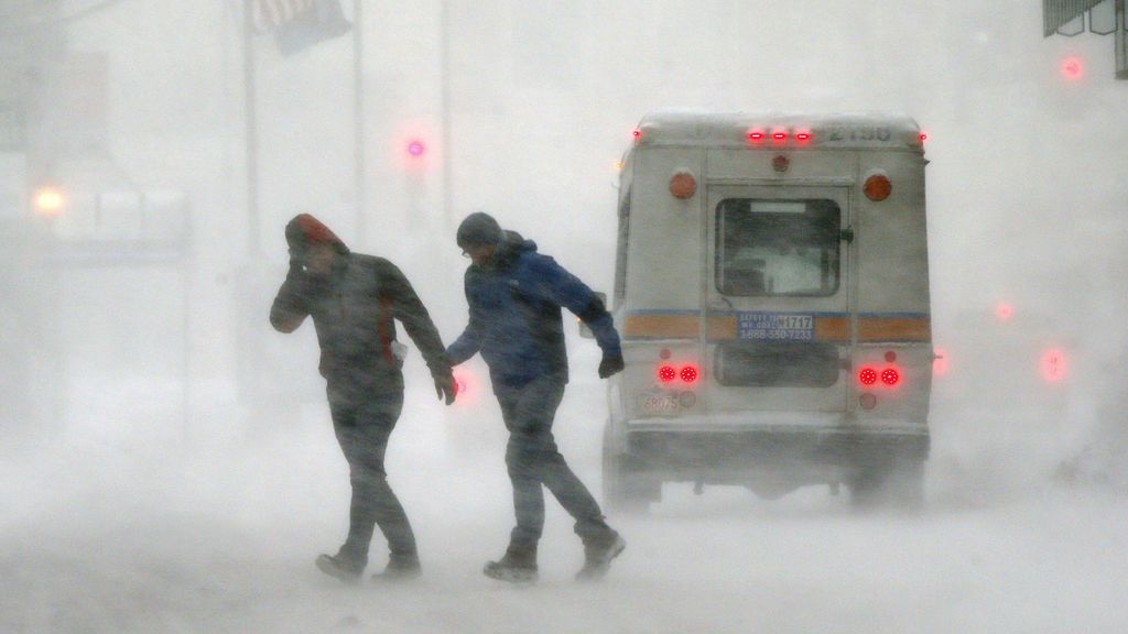 Andar por las calles de Boston se complica para muchos y seguirá haciéndolo al menos durante la semana.