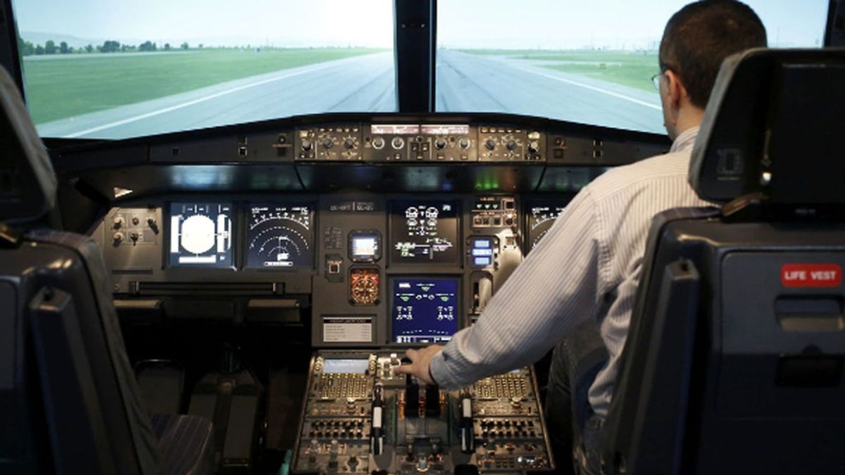 Suspenden a dos pilotos de Jet Airways que abandonaron los mandos del avión durante una discusión