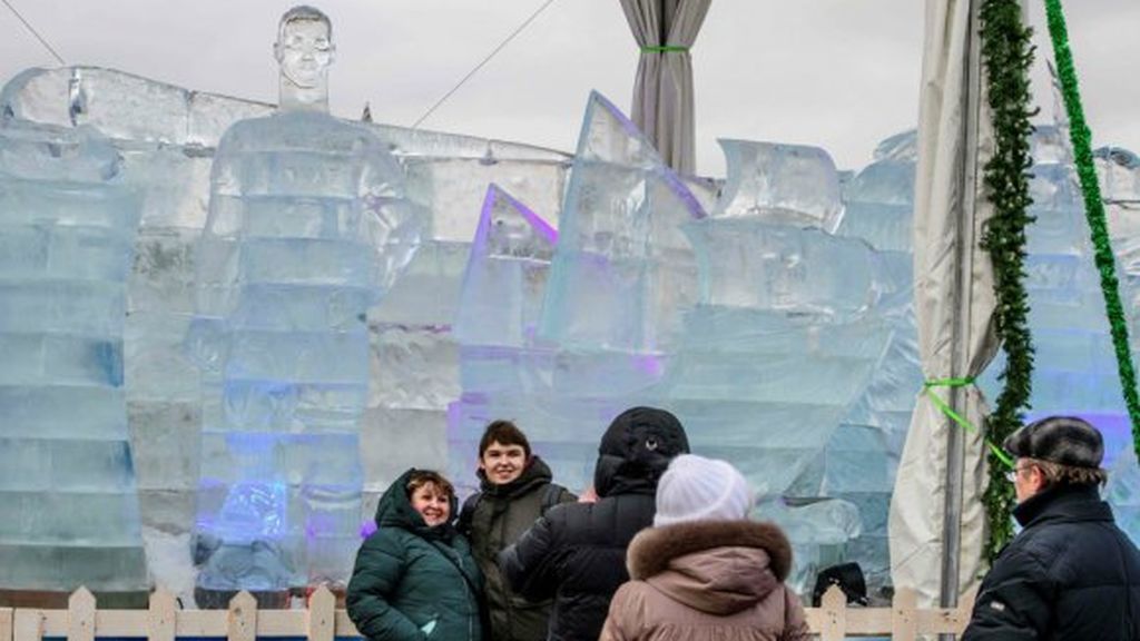 Cristiano Ronaldo y su estatua de hielo que triunfa en las redes sociales