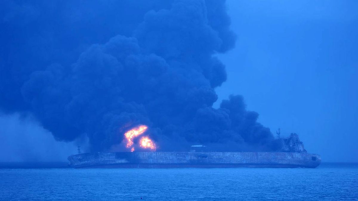 El Gobierno chino confirma un vertido en el siniestro del petrolero 'Sanchi'