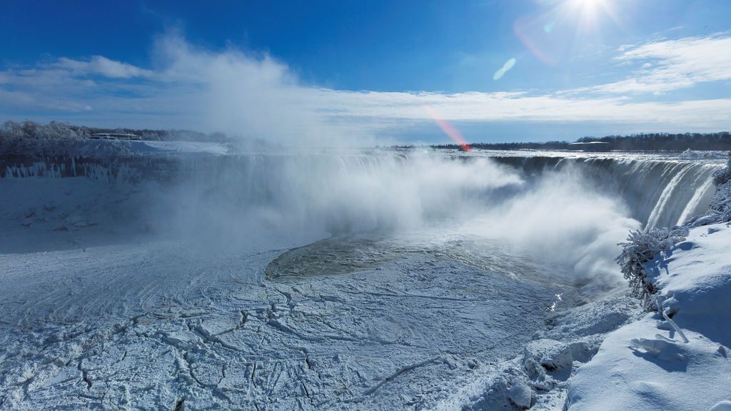 La ola de frío extremo de EEUU congela las Cataratas del Niágara