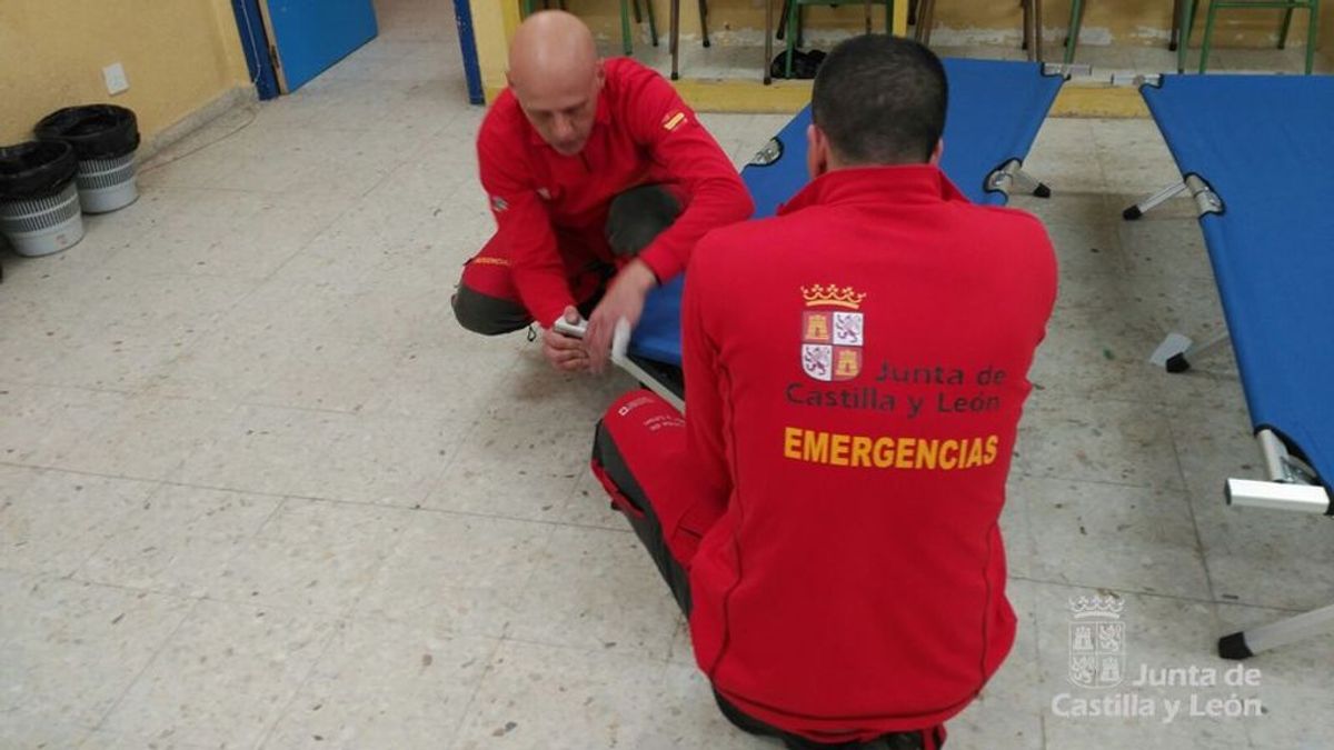 Unas 80 personas se refugian en el colegio de San Rafael (Segovia)