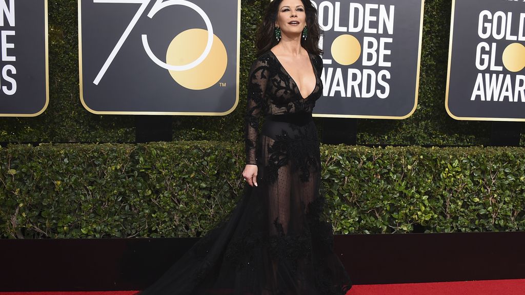 La alfombra 'negra' de los Globos de Oro contra el abuso sexual, foto a foto