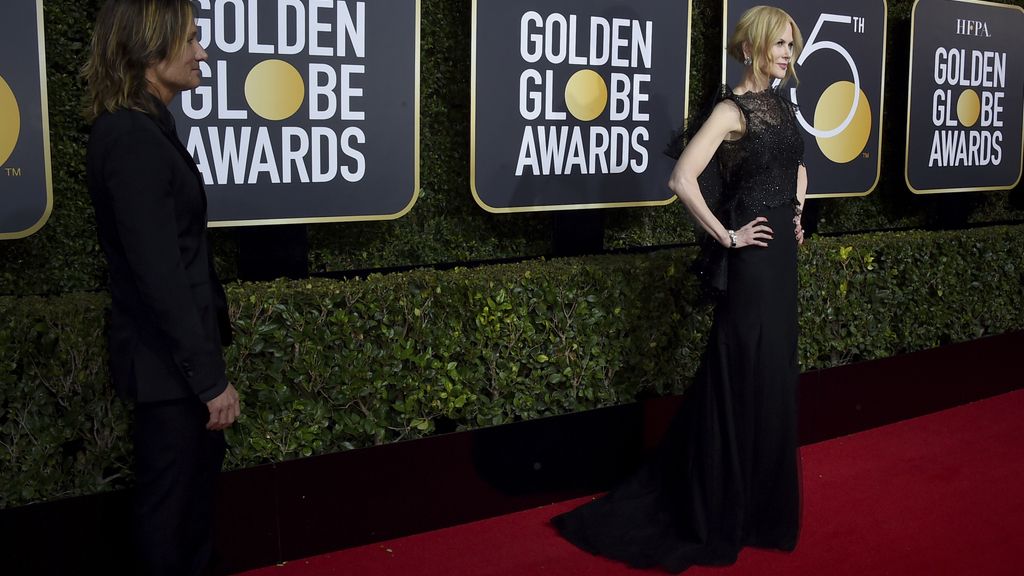 La alfombra 'negra' de los Globos de Oro contra el abuso sexual, foto a foto