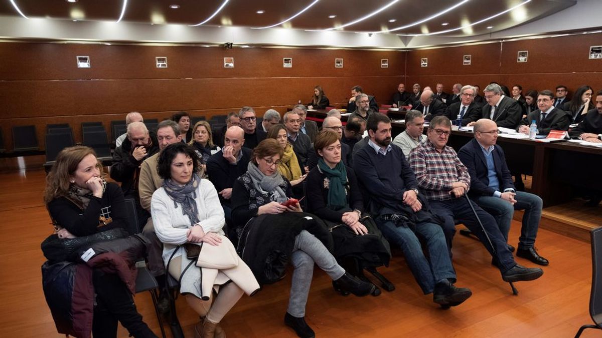 Parte de los acusados del mayor caso de corrupción de la historia del País Vasco
