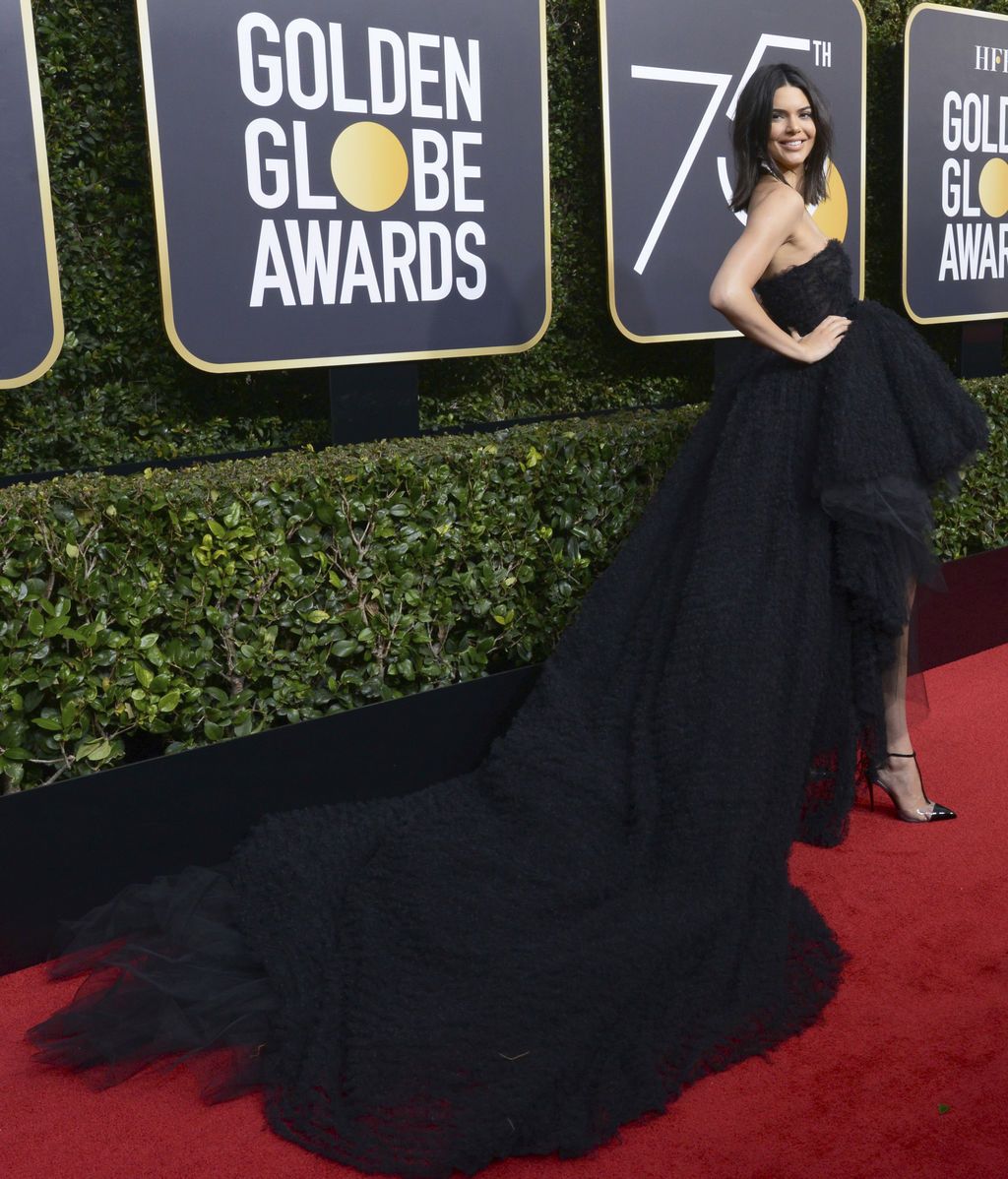 La alfombra 'negra' de los Globos de Oro contra el abuso sexual, foto a foto